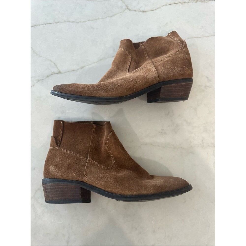Dolce Vita Size 8.5 Light Brown or Tan Suede Ankle Boot Minimalist Classic